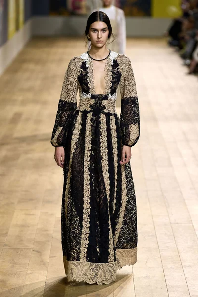 Look 25